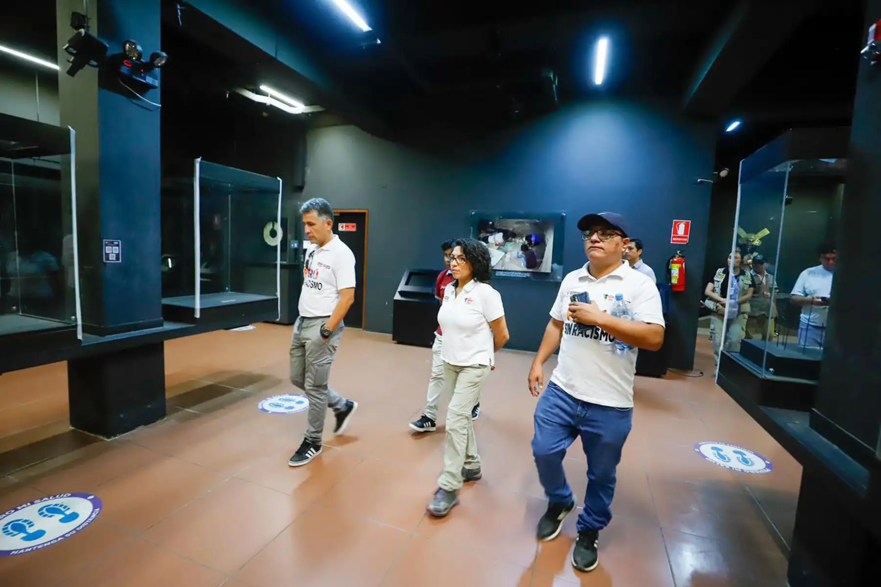 Ministra de Cultura, Leslie Urteaga visita el Museo Tumbas Reales de Sipán, donde inspecciona los trabajos que se ejecutan en las instalaciones en el marco del Fenómeno El Niño. 
Foto: Mincul