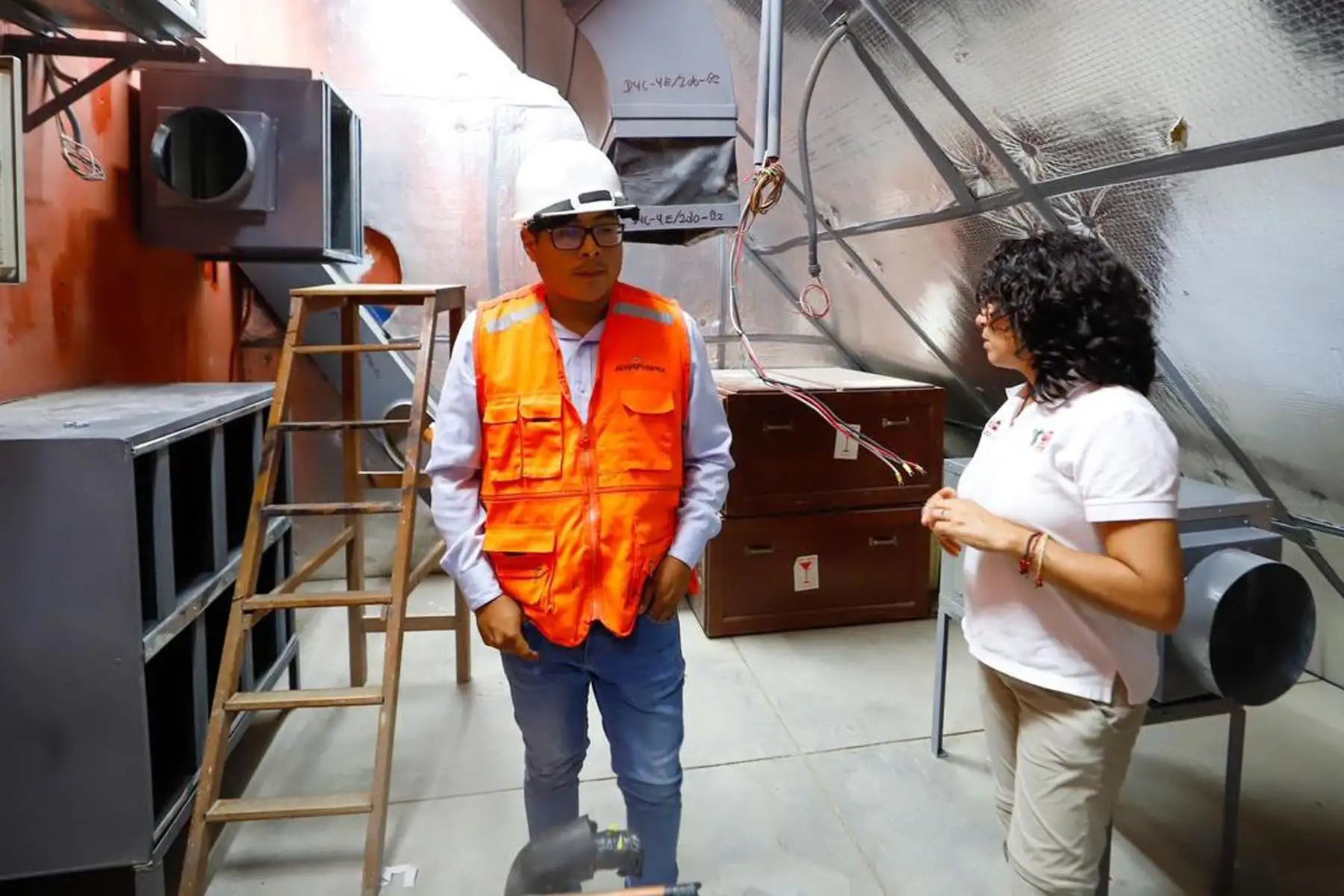 Ministra de Cultura, Leslie Urteaga visita el Museo Tumbas Reales de Sipán, donde inspecciona los trabajos que se ejecutan en las instalaciones en el marco del Fenómeno El Niño. 
Foto: Mincul