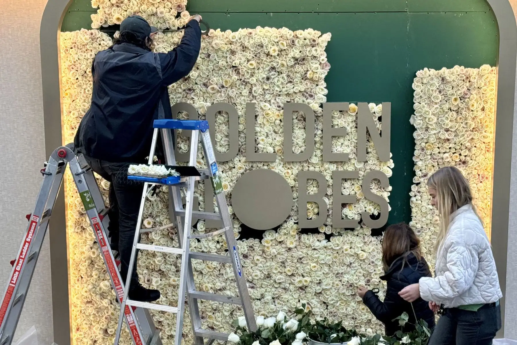 Los preparativos están en marcha  para la 81ª edición de los Globos de Oro programada para hoy en Los Ángeles, California.
Foto: AFP