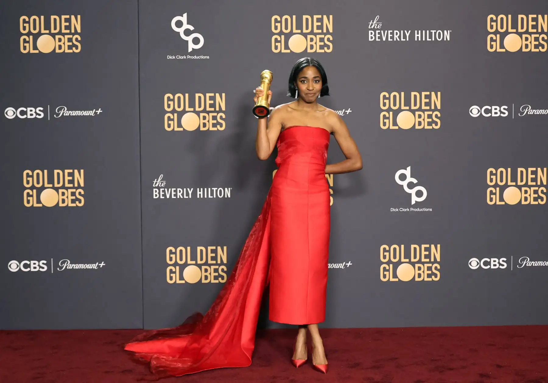 Ayo Edebiri, ganadora de la Mejor Actuación en una Serie de Televisión - Musical o Comedia por "The Bear", posa en la sala de prensa durante la 81ª edición anual de los Golden Globe Awards en el Beverly Hilton el 7 de enero. 2024 en Beverly Hills, California.
Foto: AFP
