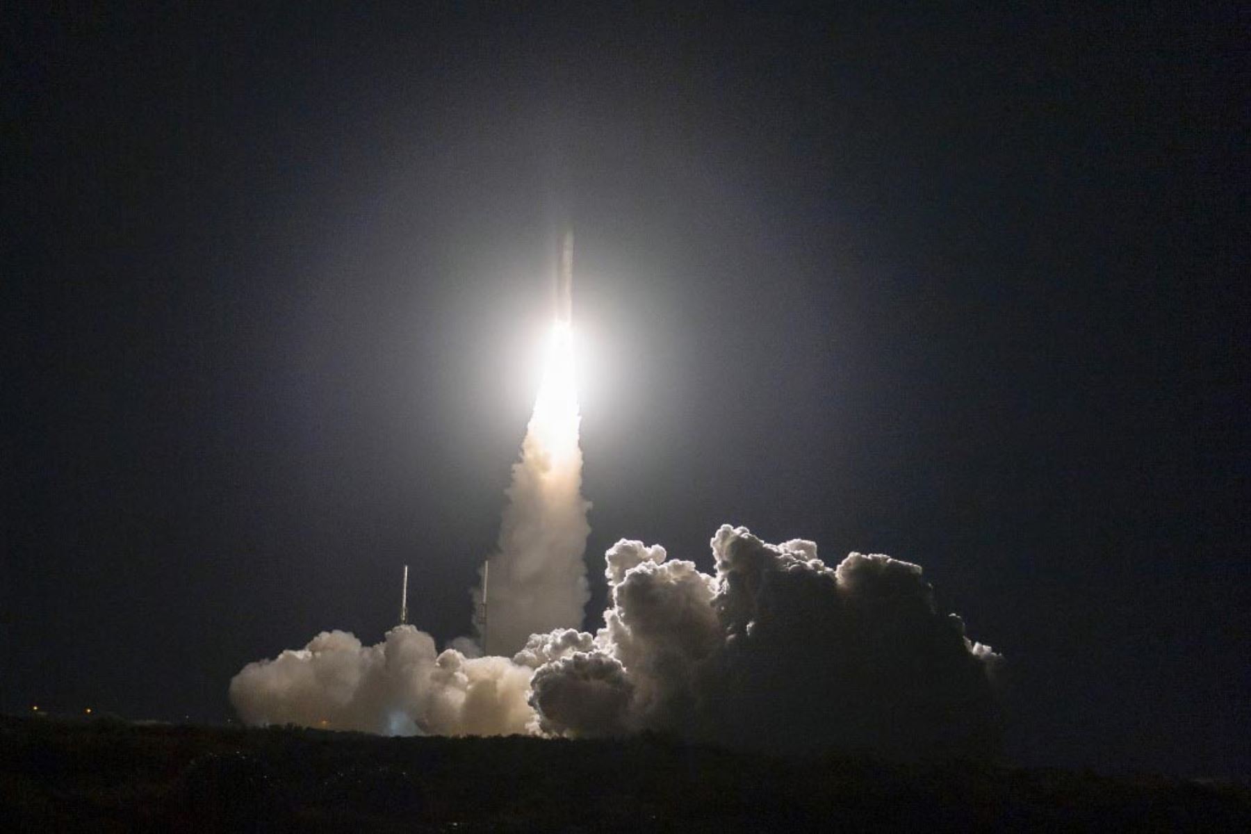 Este lanzamiento marca el primer lanzamiento robótico comercial a la superficie de la Luna como parte del programa Artemis. El módulo de aterrizaje lunar Peregrine llegará a la superficie lunar el 23 de febrero. Foto: AFP