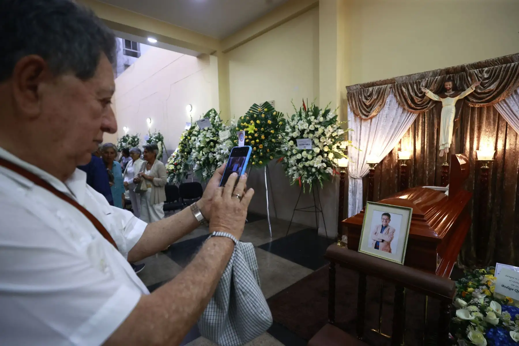 El destacado cronista, docente y poeta peruano Eloy Jáuregui falleció este domingo a la edad de 70 años. Foto: ANDINA/Vidal Tarqui