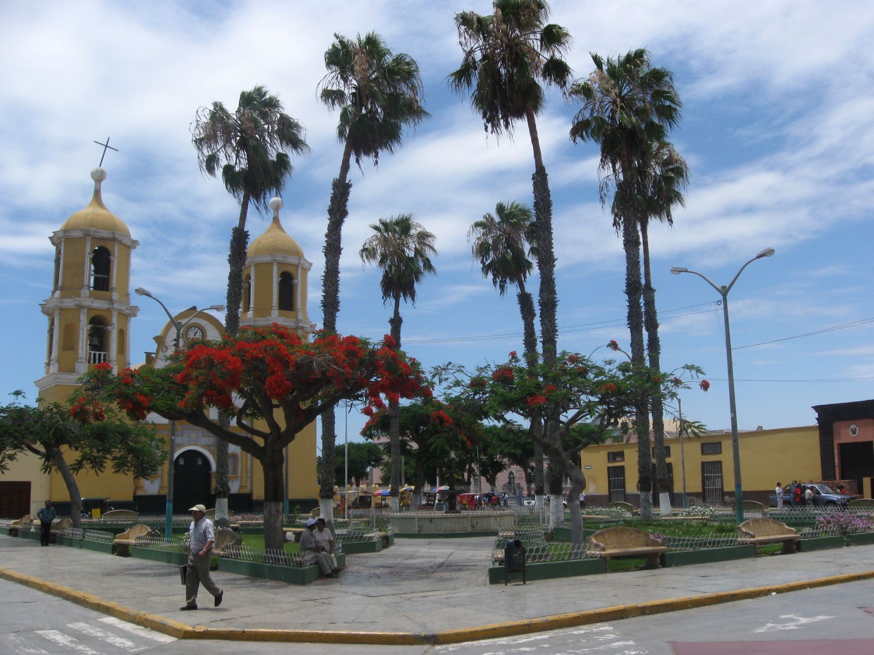 Plaza de Armas de San Pedro de Lloc, capital de la provincia de Pacasmayo.