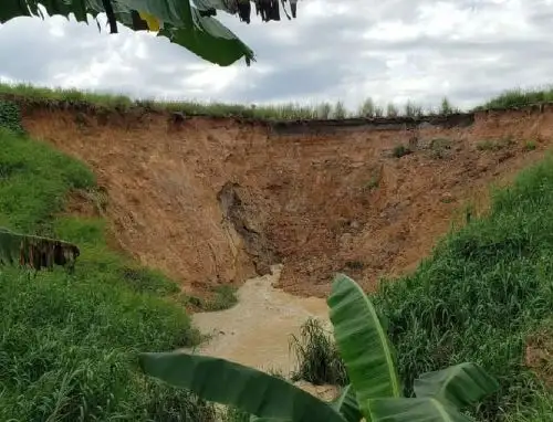 Loreto en alerta por erosión que amenaza con afectar la pista de aterrizaje del aeropuerto de Yurimaguas, capital de la provincia de Alto Amazonas. ANDINA/Difusión