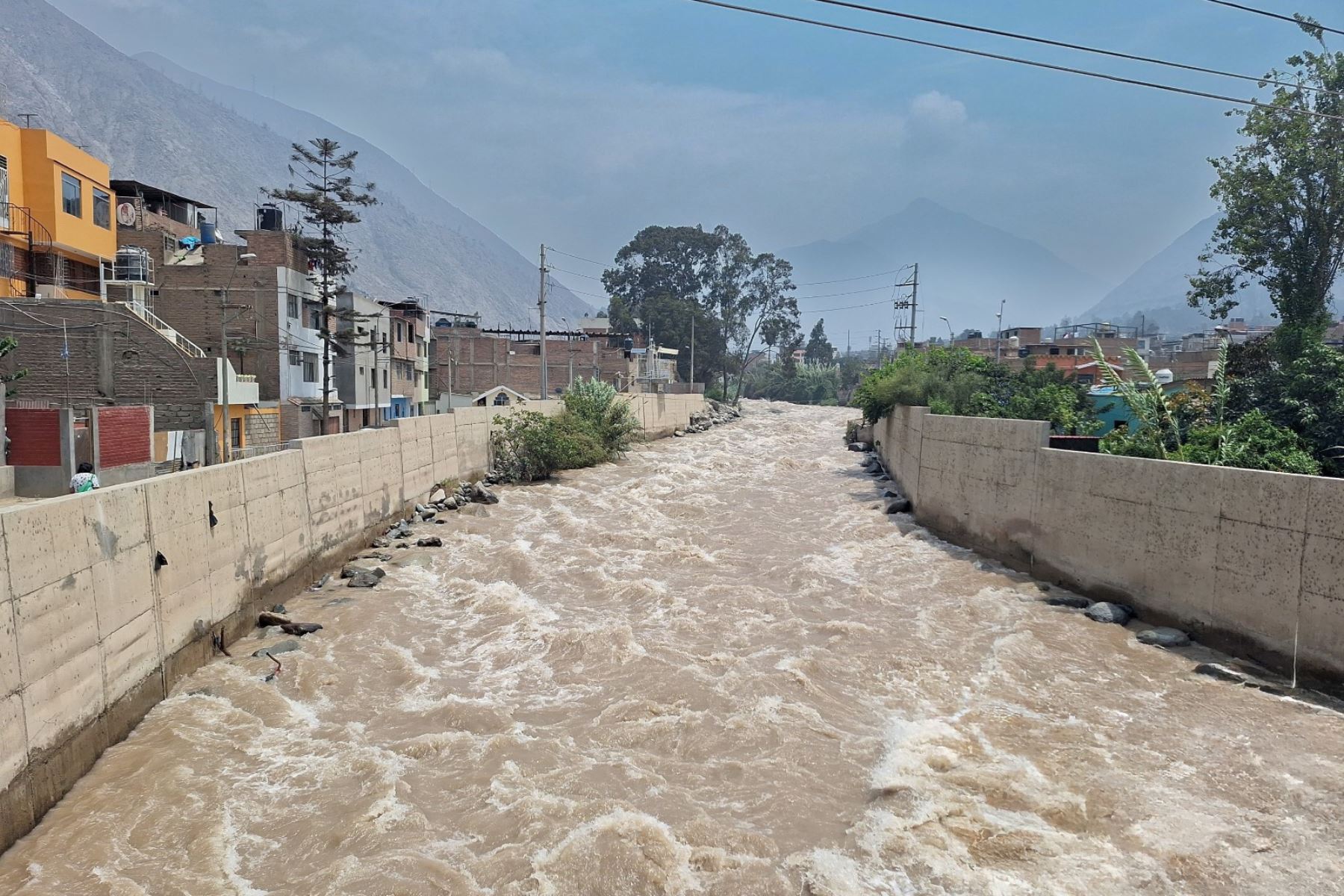 La Autoridad Nacional de Infraestructura (Anin) constata el estado de las intervenciones de limpieza y descolmatación de 35 puntos críticos del río Rímac y la quebrada Huaycoloro. Foto: ANDINA/Anin.