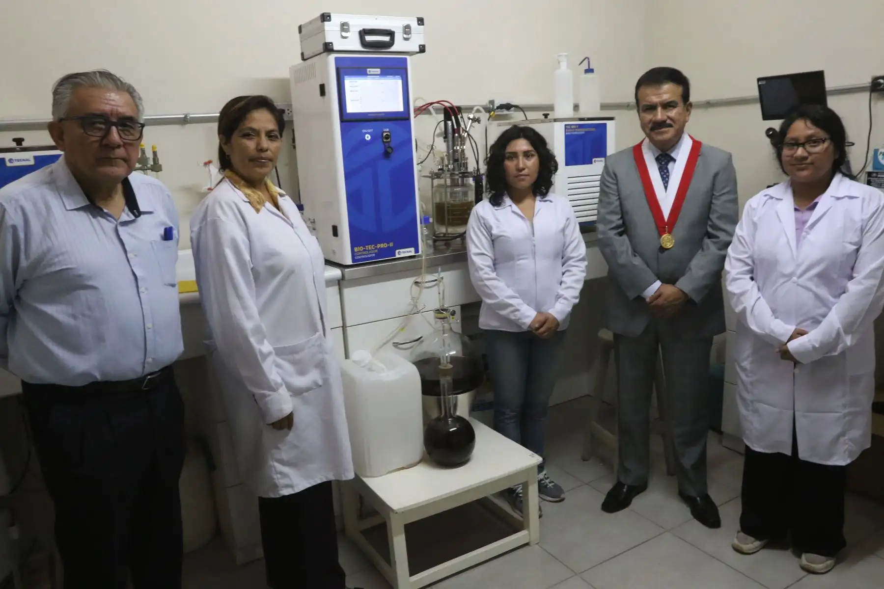 Para este verano 2024, San Marcos lanzó por primera vez el Programa de Inducción en Investigación Científica–Verano 2024, el cual busca fomentar la indagación y la sistematización académica desde el segundo año de la carrera profesional. ANDINA/Héctor Vinces