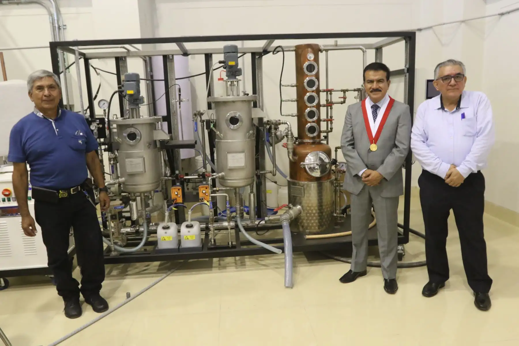 Para este verano 2024, San Marcos lanzó por primera vez el Programa de Inducción en Investigación Científica–Verano 2024, el cual busca fomentar la indagación y la sistematización académica desde el segundo año de la carrera profesional. ANDINA/Héctor Vinces