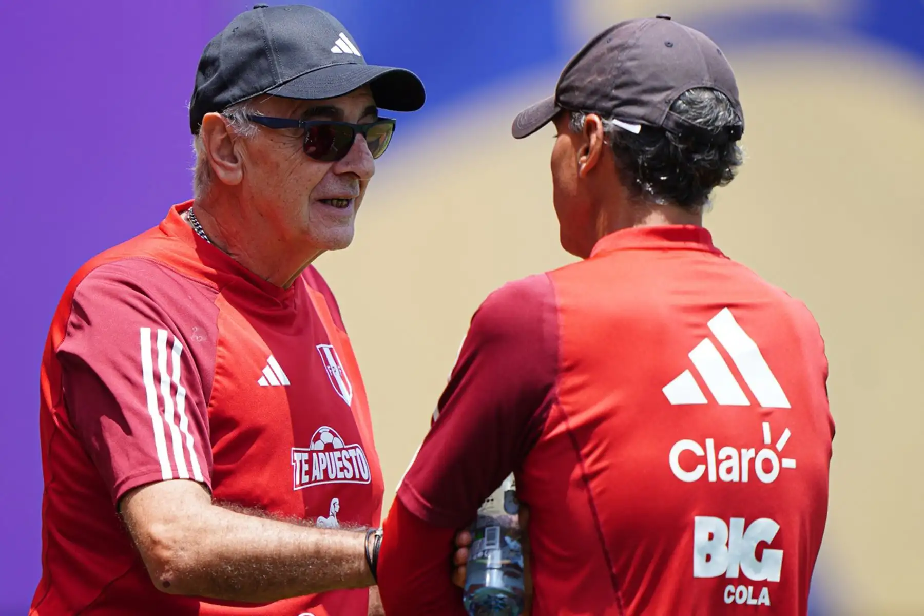El primer día  del profesor Jorge Fossati en La Videna,  visita a la selección peruana Sub 23 del profesor  Josè Del Solar.
Foto: @SeleccionPeru