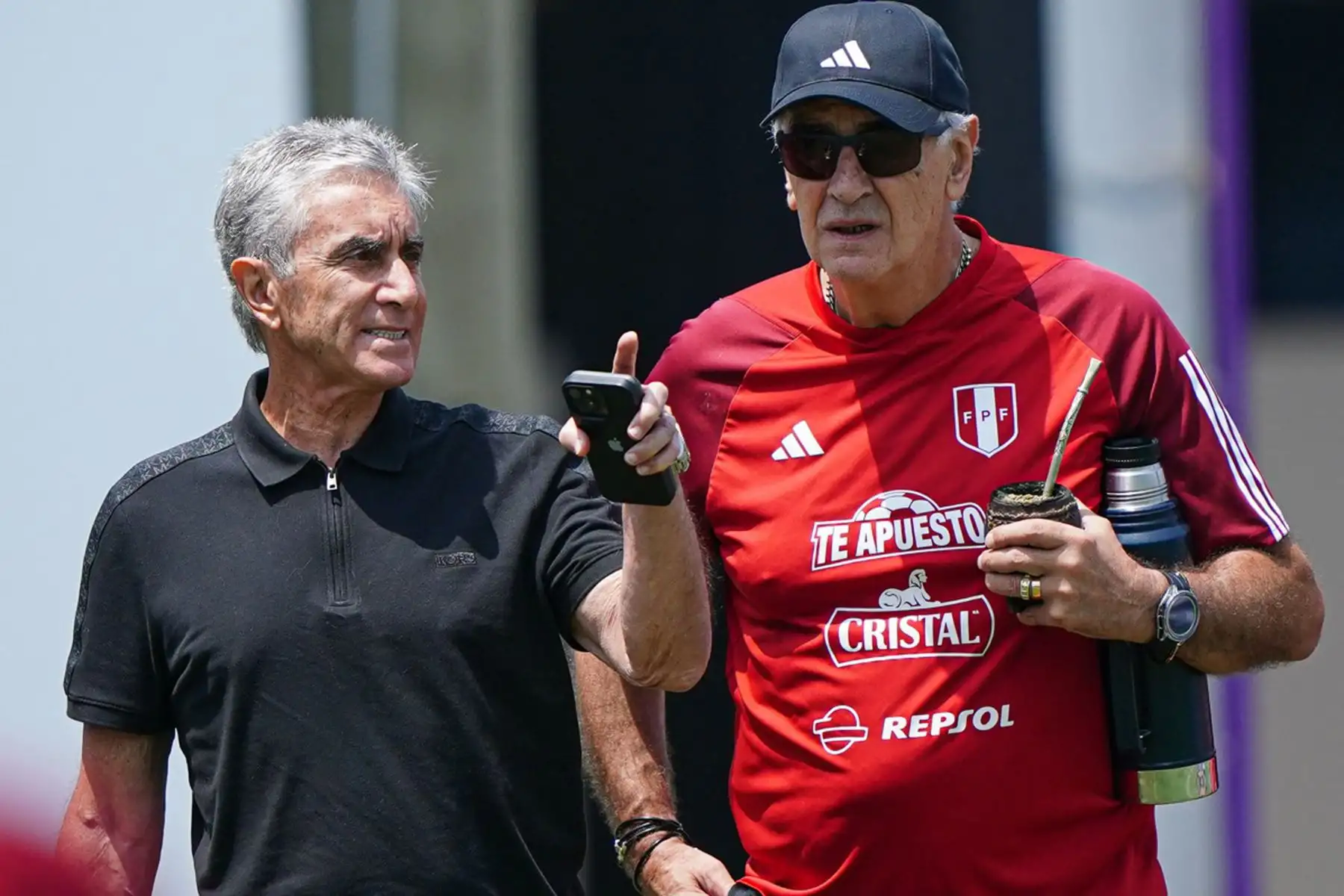 El primer día  del profesor Jorge Fossati en La Videna,  visita a la selección peruana Sub 23 del profesor  Josè Del Solar.
Foto: @SeleccionPeru