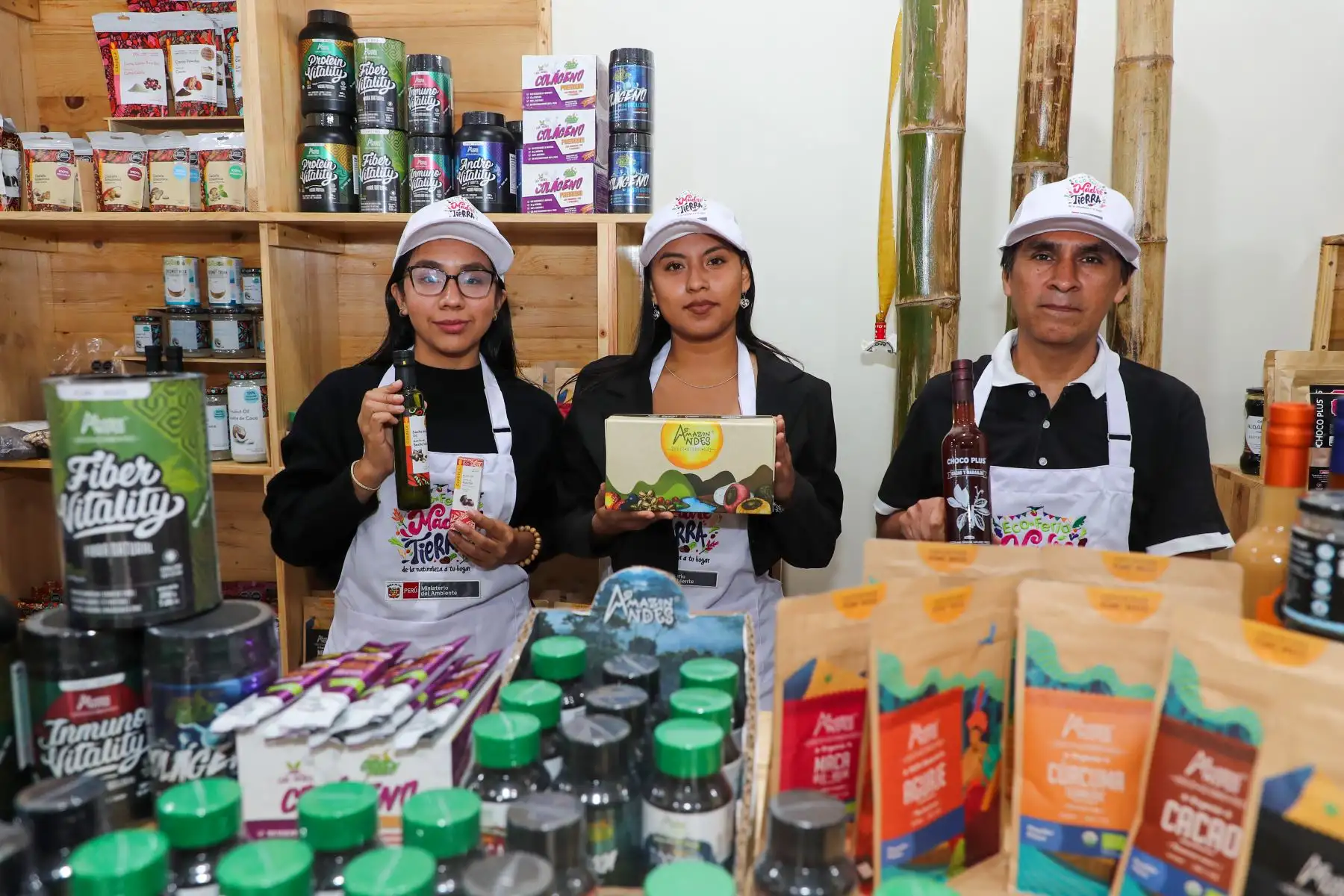 El Ministerio del Ambiente (Minam) inauguró hoy la tienda física eco feria “Madre Tierra” en Magdalena del Mar donde el público encontrará diversos productos naturales de calidad y que promueven la conservación y protección de nuestro medio ambiente.
Foto: ANDINA/Difusión