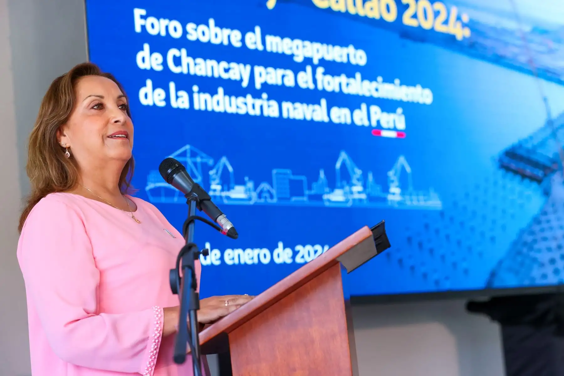 La presidenta de la república, Dina Boluarte, participa en la clausura del evento denominado Hub Portuario Chancay - Callao 2024: “Foro sobre el Megapuerto de Chancay para el Fortalecimiento de la Industria Naval en el Perú”.
Foto: ANDINA/Prensa Presidencia