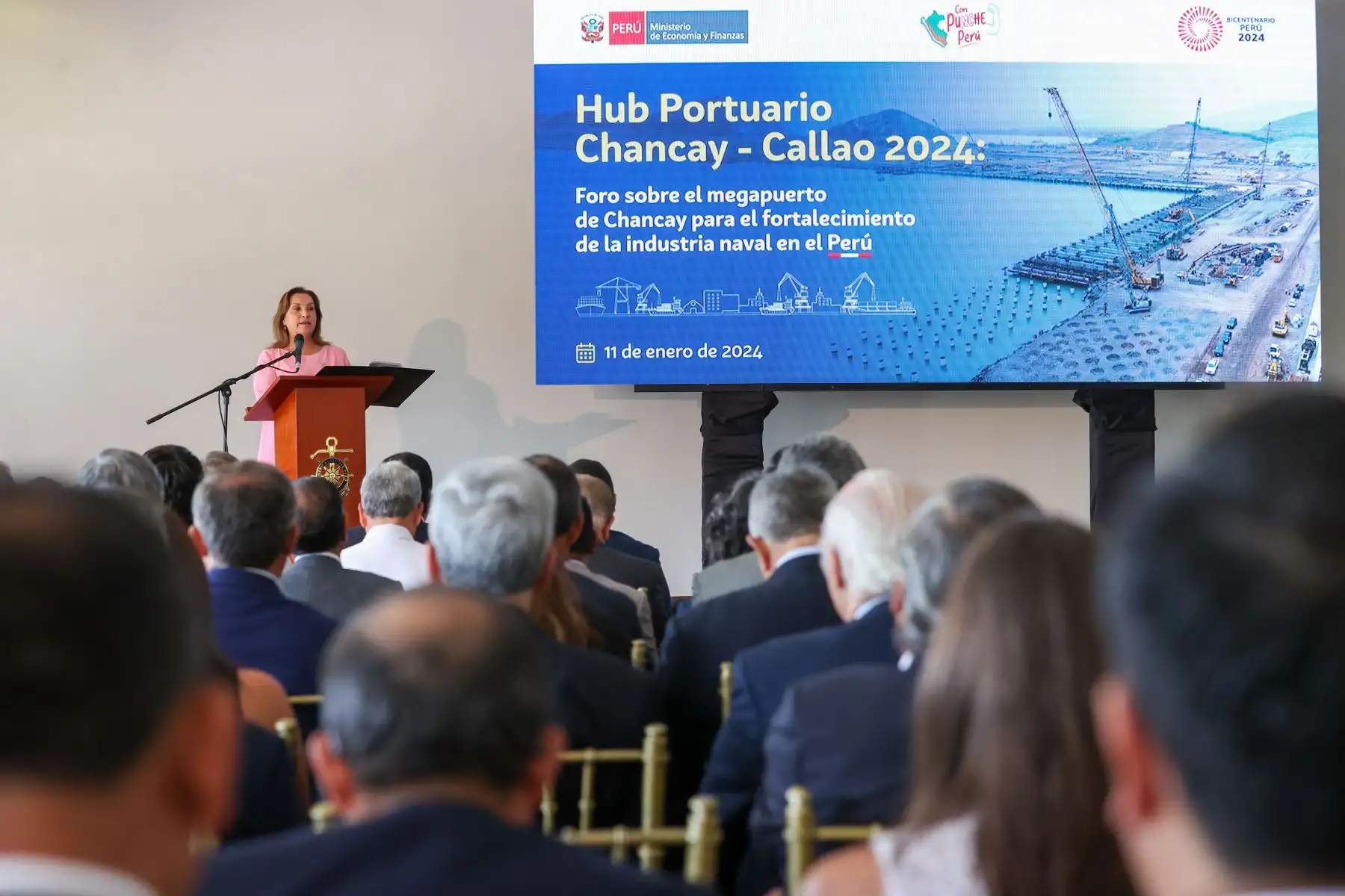 La presidenta de la república, Dina Boluarte, participa en la clausura del evento denominado Hub Portuario Chancay - Callao 2024: “Foro sobre el Megapuerto de Chancay para el Fortalecimiento de la Industria Naval en el Perú”.
Foto: ANDINA/Prensa Presidencia