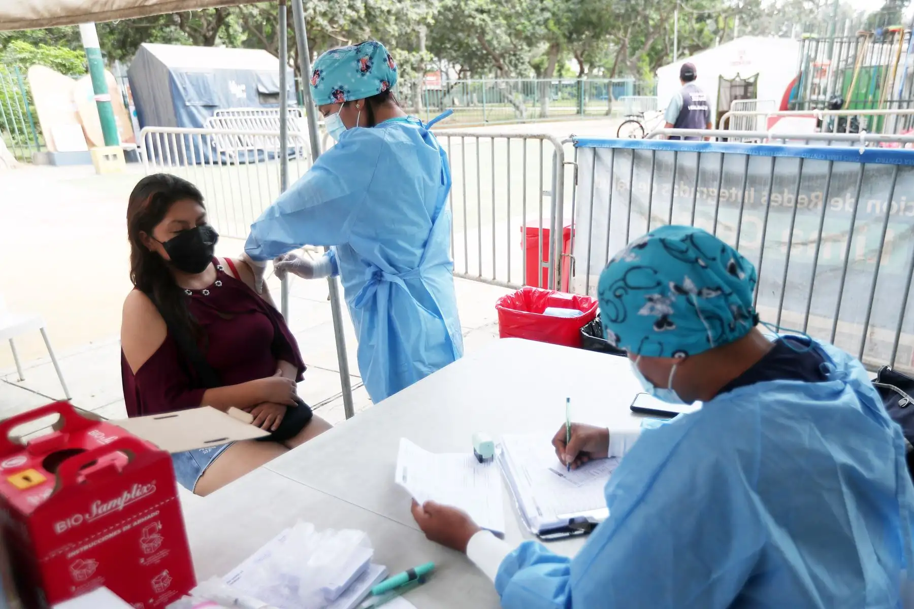 INS: las vacunas bivalentes contra el covid-19 son seguras y no están vencidas   Foto: ANDINA/Ricardo Cuba