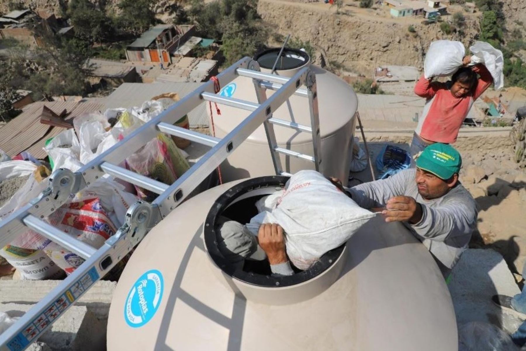 Una microempresa peruana desarrolló un novedoso sistema de filtros de arena para potabilizar el agua y que por su bajo costo es ideal para las zonas rurales de Perú. Foto: ANDINA/difusión.