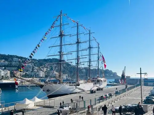 El buque escuela a vela de la Marina de Guerra del Perú B.A.P. “Unión” arribó al puerto de Niza, en Francia. Foto: Difusión