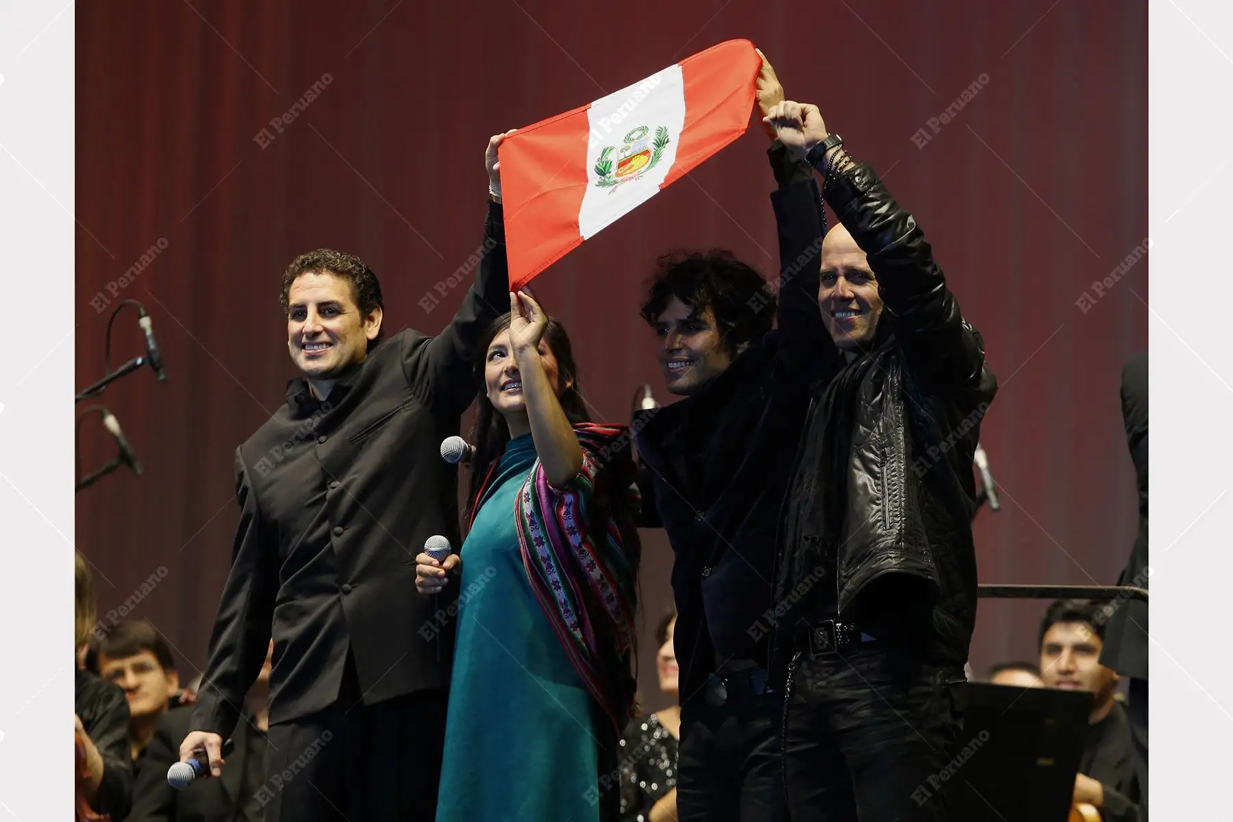 Callao - 14 noviembre 2009 / Juan Diego Flórez, Magaly Solier, Pedro Suárez-Vértiz y Gianmarco Zignago en concierto en el Callao.Foto: Diario Oficial El Peruano / Norman Córdova