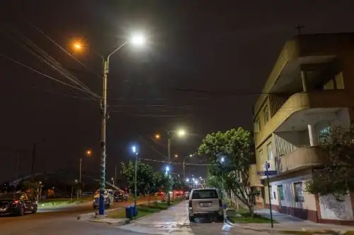 Carmen de la Legua: Inician instalación de luces con tecnología para reforzar seguridad ciudadana Foto: Difusión