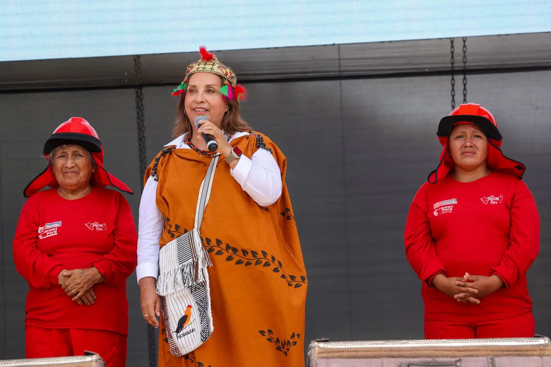 La presidenta de la república, Dina Boluarte, participó en la ceremonia de presentación de resultados del programa Llamkasun Perú en el distrito de Pichanaqui, en la región Junín
Foto: ANDINA/Prensa Presidencia