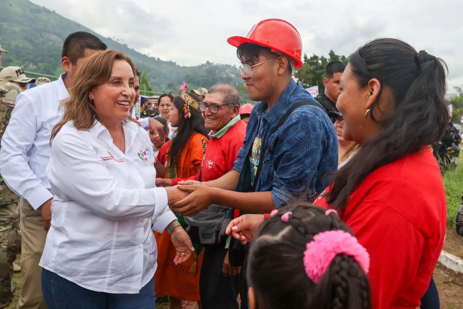 La presidenta de la república, Dina Boluarte, participó en la ceremonia de presentación de resultados del programa Llamkasun Perú en el distrito de Pichanaqui, en la región Junín
Foto: ANDINA/Prensa Presidencia