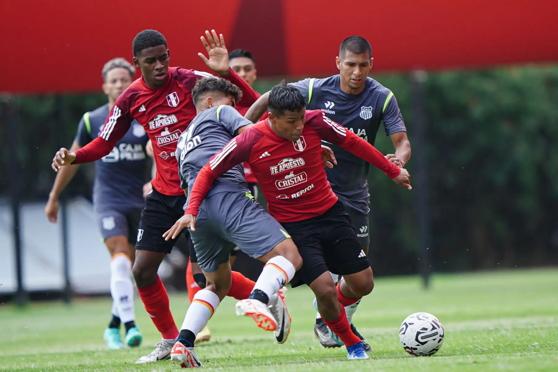 Partido de práctica jugado hoy entre la selección peruana de fútbol Sub 23 contra el  Atlético Grau. El encuentro terminó igualado sin goles.Foto: FPF