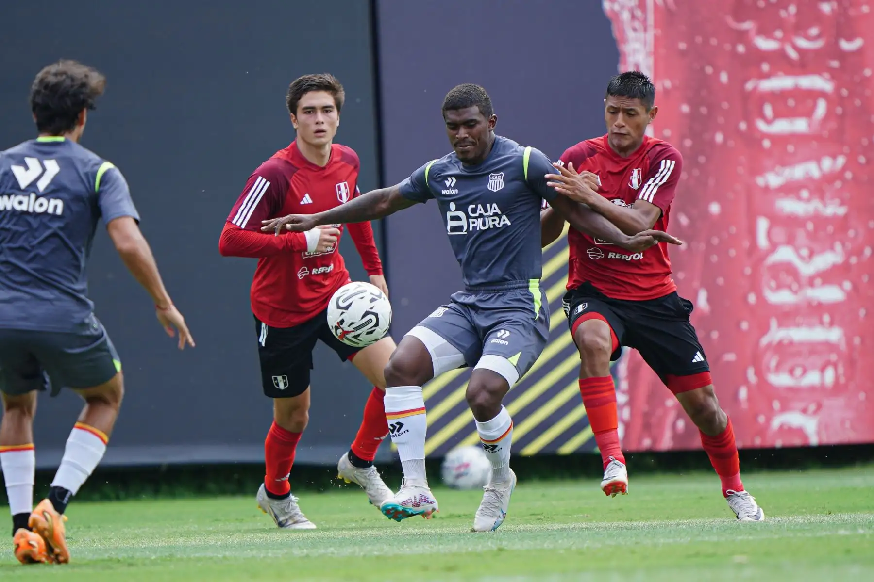 Partido de práctica jugado hoy entre la selección peruana de fútbol Sub 23 contra el  Atlético Grau. El encuentro terminó igualado sin goles.Foto: FPF