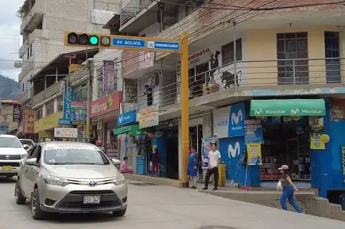Promovilidad constató que debido a la falta de mantenimiento y de sincronización de los ciclos semafóricos las intersecciones y el mobiliario urbano colindante no garantizan la seguridad vial. Foto: ANDINA/Promovilidad