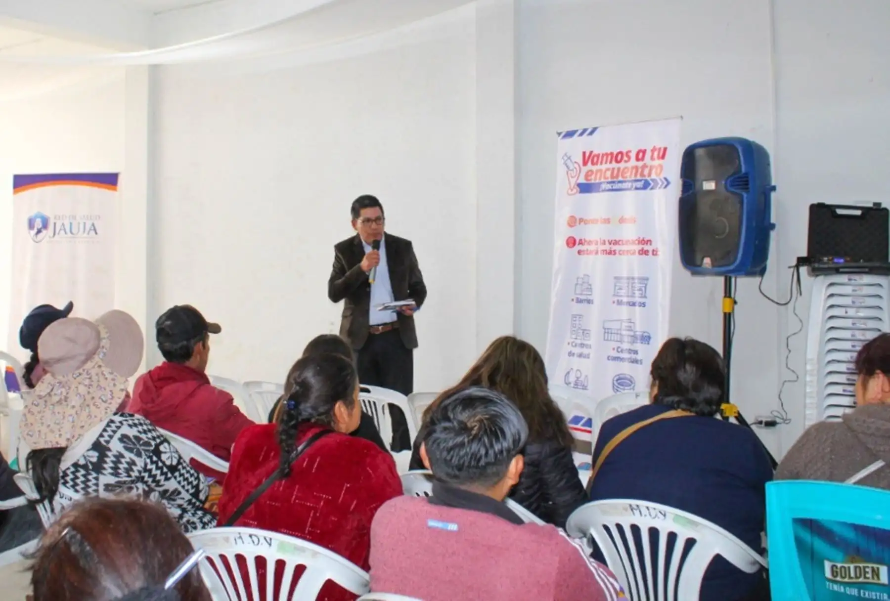 Con el objetivo de prevenir el contagio de covid-19 y promover buenas prácticas de manipulación de alimentos para evitar enfermedades de transmisión alimentaria, la Unidad de Salud Ambiental de la Red de Salud Jauja brindó una capacitación a los comerciantes de esa provincia, dueños de restaurantes y bodegas quienes expenden alimentos a la población.
