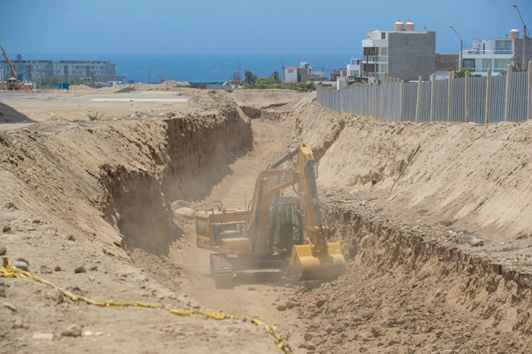 Las intervenciones se realizan en la quebrada Cruz de Hueso, a lo largo de 1.8 kilómetros, que beneficiarán a 2200 pobladores. Luego se iniciarán los trabajos en el segundo tramo de esta misma quebrada. Foto: ANDINA/ Difusión