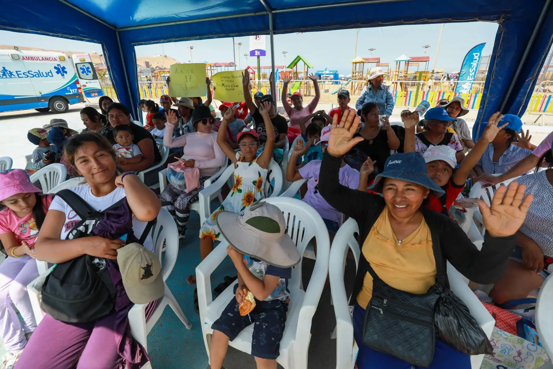 EsSalud promueve la campaña"  Verano Saludable"  en la playa Agua Dulce, donde veraneantes  tuvieron la oportunidad de vacunarse contra la covid-19 y  acceder de forma gratuita a los servicios de dermatología, oftalmología y más.
Foto: EsSalud