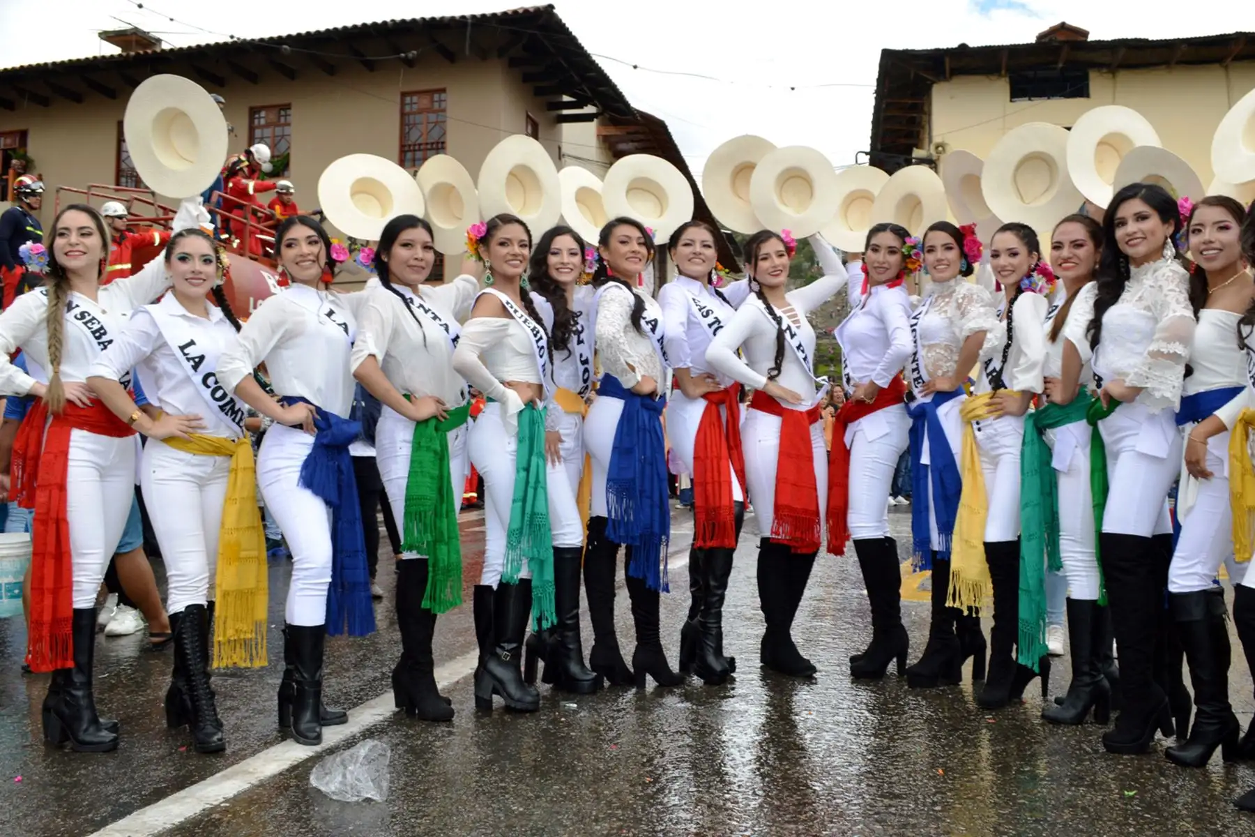Hoy se inició el tradicional carnaval de Cajamarca con un estrepitoso bando en el que participaron instituciones públicas, privadas y delegaciones de diversos barrios que recorrieron las principales calles del centro histórico.
Foto: cortesía Eduard Lozano Julca