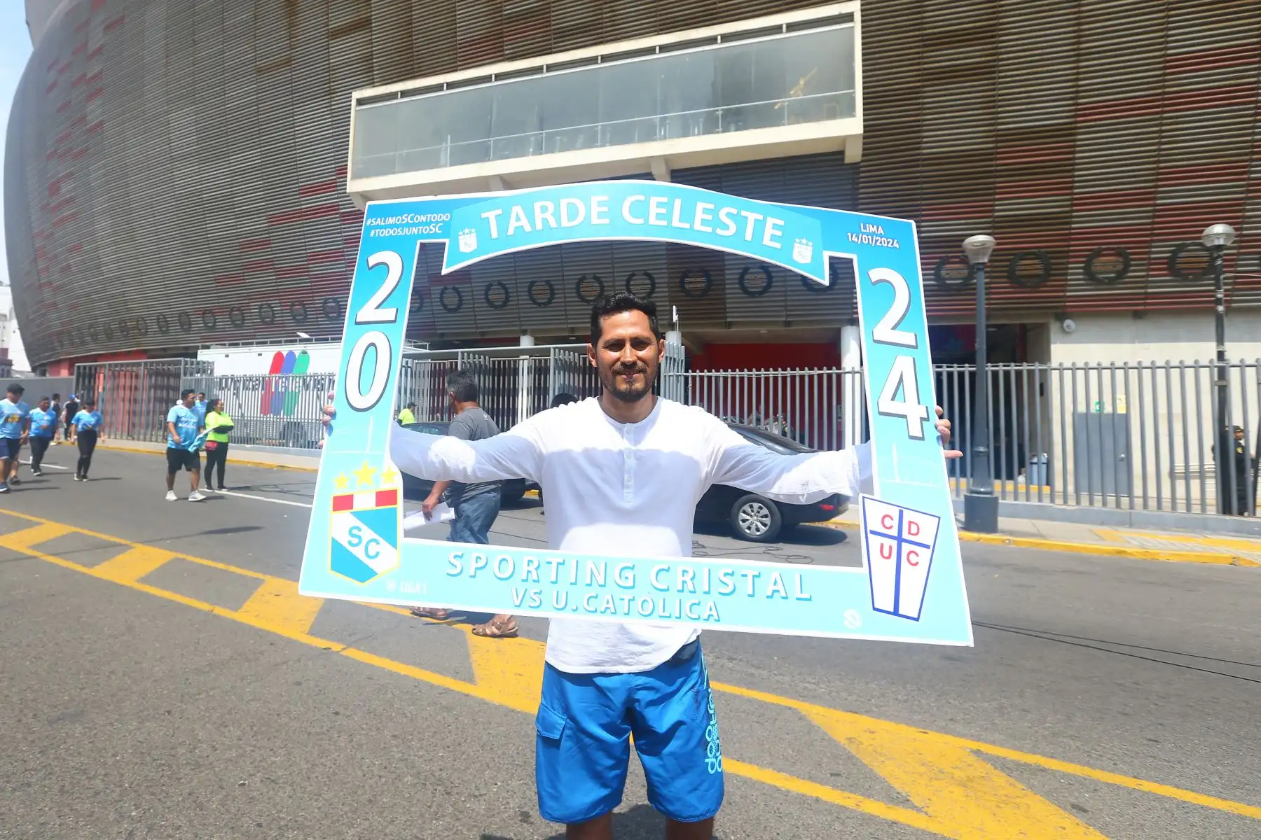 Imágenes previas a la presentación oficial de Sporting Cristal para la temporada 2024,en la denominada " Tarde Celeste" que se realiza en  el estadio Nacional. Foto: ANDINA/ Eddy Ramos