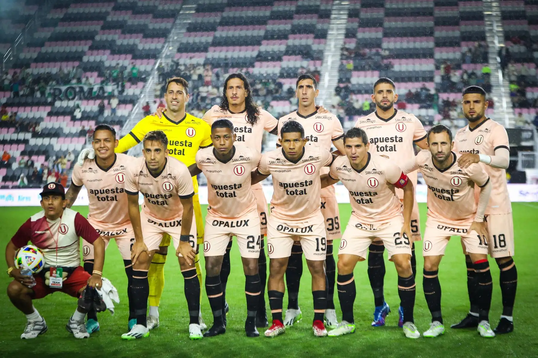 Universitario de Deportes disputa su primer partido internacional de preparación del año al enfrentarse a Atlético Nacional de Colombia en el DRV PNK Stadium de Miami con un duelo de pronostico reservado entre peruanos y colombianos.
Foto: Universitario de Deportes