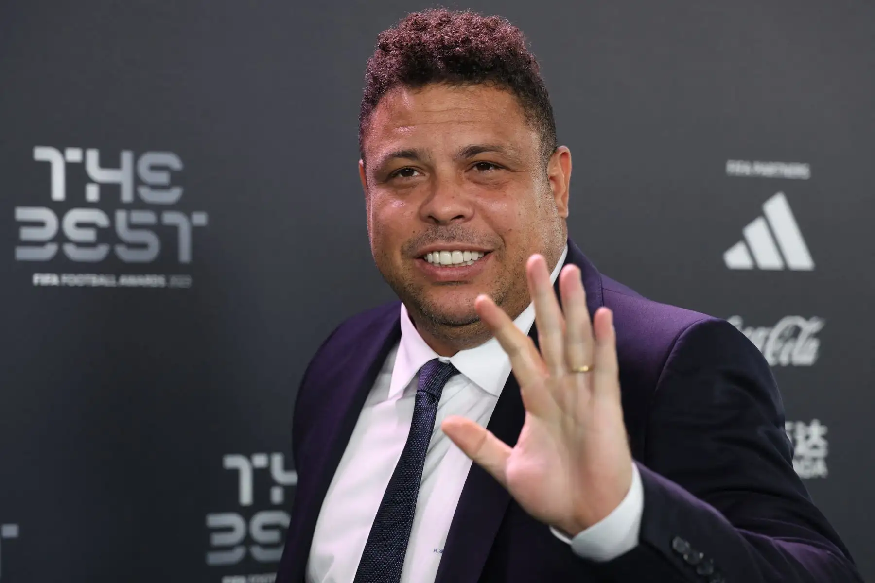 El ex internacional brasileño Ronaldo posa a su llegada para asistir a la ceremonia de los Best FIFA Football Awards 2023 en Londres el 15 de enero de 2024.
Foto:AFP