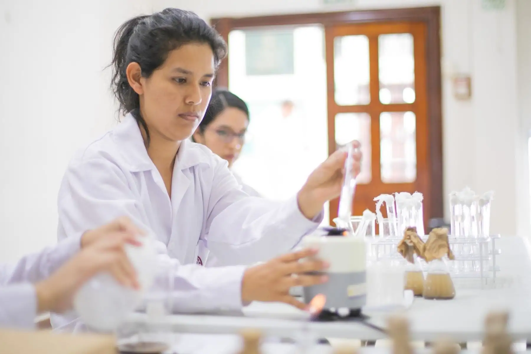¿Te interesa la industria nuclear? Postula a una beca para seguir un posgrado en China. Foto: ANDINA/Difusión.
