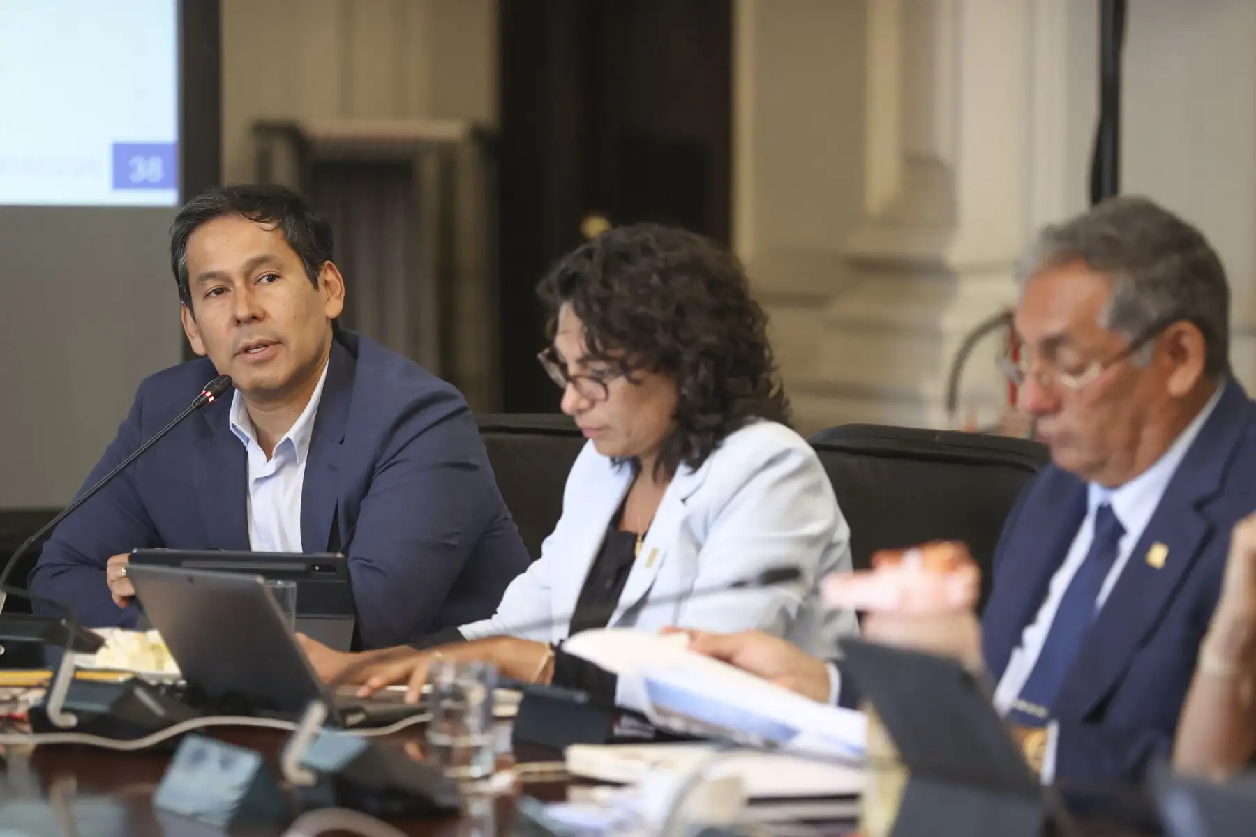 Presidenta Dina Boluarte encabeza sesión del Consejo de Ministros
