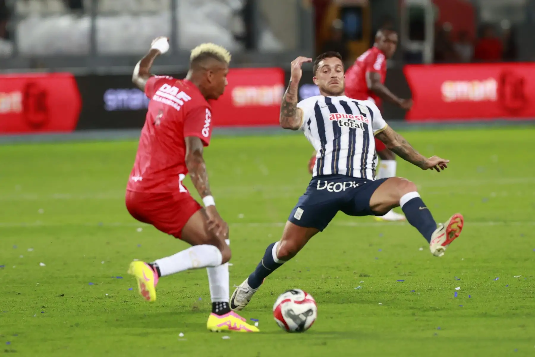 Alianza Lima se enfrenta al Once Caldas de Colombia en encuentro amistoso de  la noche blanquiazul en el Estadio Nacional Foto: ANDINA/Vidal Tarqui