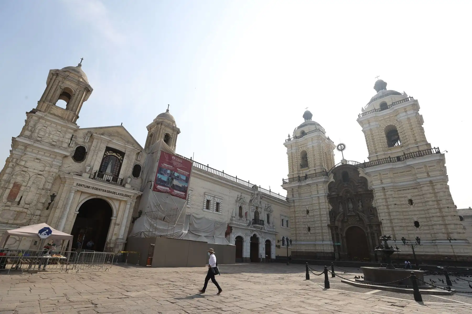 Recuperación de la fachada de la iglesia de Nuestra Señora de la Soledad ubicada en la tradicional plazuela de San Francisco, en el centro de Lima. Foto: ANDINA/Jhonel Rodríguez Robles