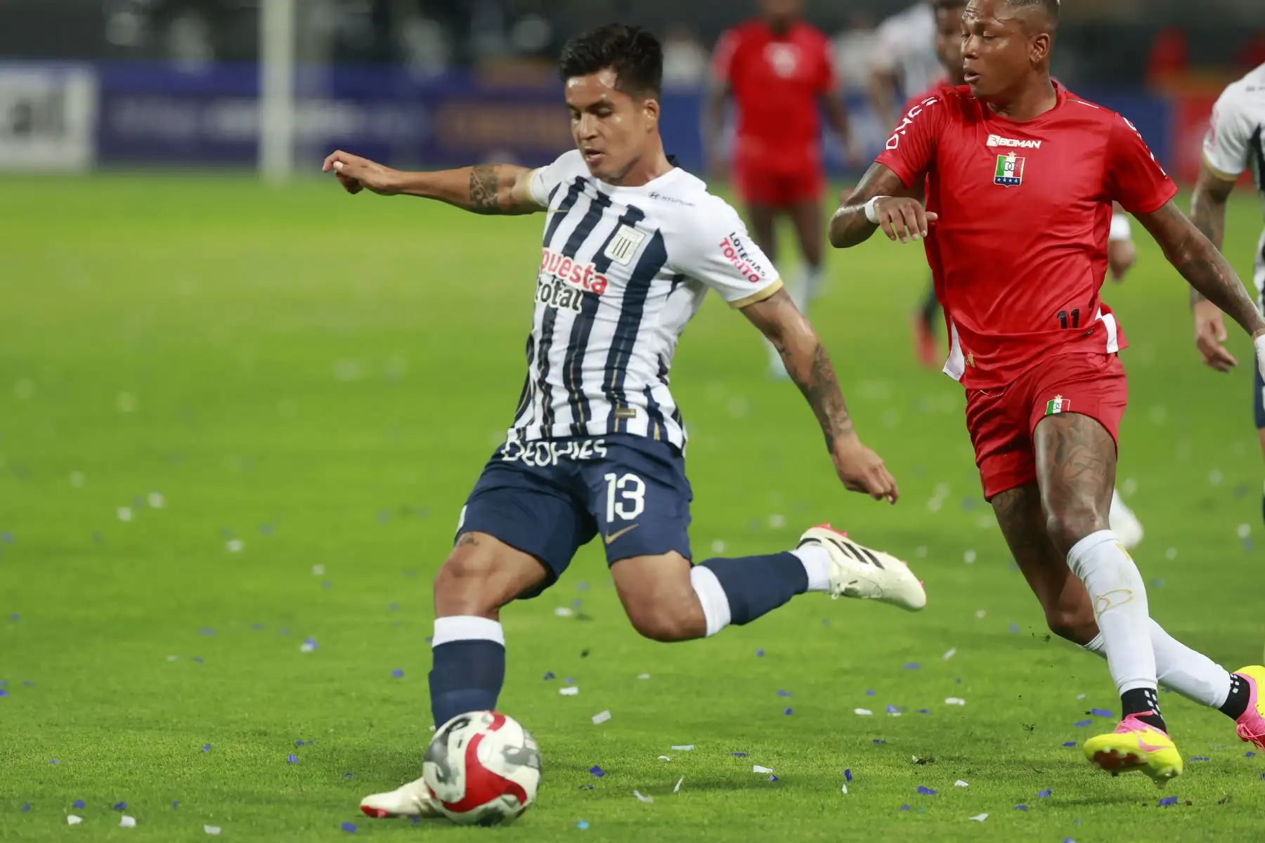 Alianza Lima se enfrenta al Once Caldas de Colombia en encuentro amistoso de  la noche blanquiazul en el Estadio Nacional Foto: ANDINA/Vidal Tarqui