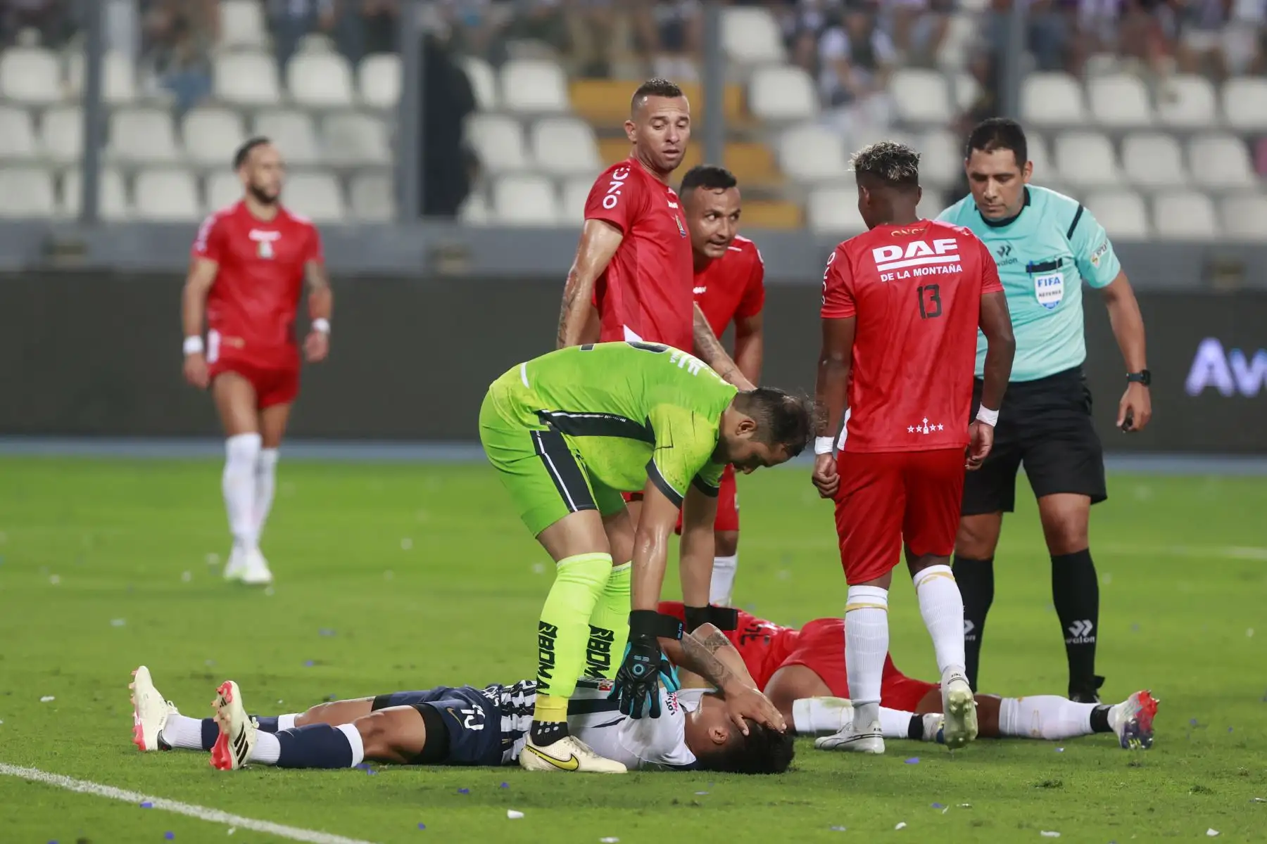 Alianza Lima se enfrenta al Once Caldas de Colombia en encuentro amistoso de  la noche blanquiazul en el Estadio Nacional Foto: ANDINA/Vidal Tarqui