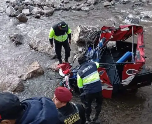 Mototaxi cae a abismo de más de 100 metros en Huancavelica y mueren sus tres pasajeras, el conductor resultó herido de gravedad. Foto: ANDINA/difusión.