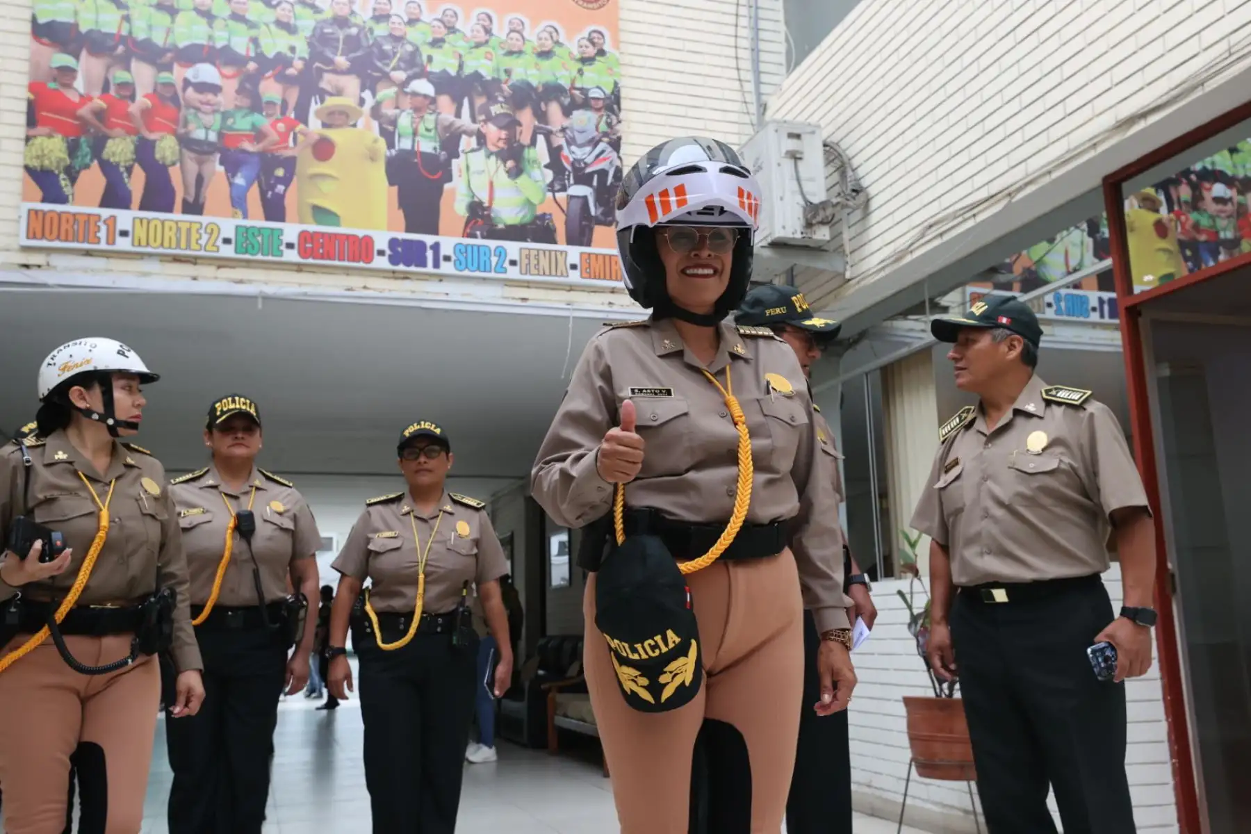 La Primera Oficial Superior mujer con el grado de Coronel PNP, asume el mando de esta División, asimismo brindará los lineamientos de comando para su gestión en el presente año. Foto: ANDINA/ Juan Carlos Guzmán La Primera Oficial Superior mujer con el grado de Coronel PNP, asume el mando de esta División, asimismo brindará los lineamientos de comando para su gestión en el presente año. Foto: ANDINA/ Juan Carlos Guzmán