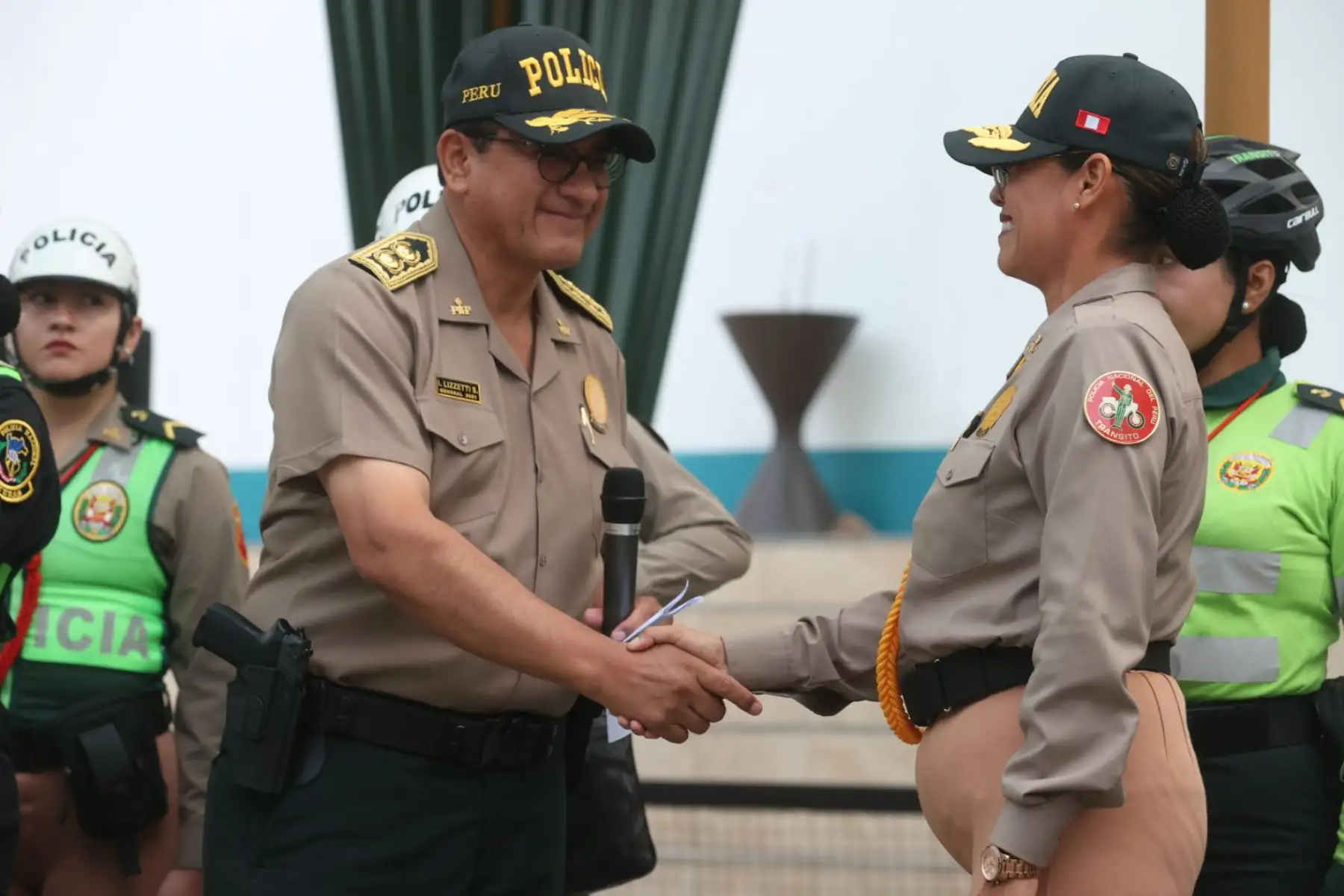 La Primera Oficial Superior mujer con el grado de Coronel PNP, asume el mando de esta División, asimismo brindará los lineamientos de comando para su gestión en el presente año. Foto: ANDINA/ Juan Carlos Guzmán La Primera Oficial Superior mujer con el grado de Coronel PNP, asume el mando de esta División, asimismo brindará los lineamientos de comando para su gestión en el presente año. Foto: ANDINA/ Juan Carlos Guzmán