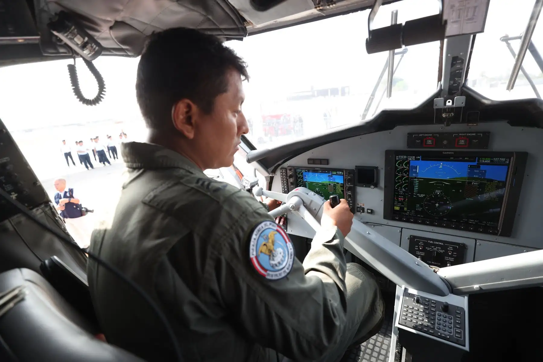 Ceremonia de reincorporación a la operatividad de aeronave de transporte Twin Otter repotenciada por la FAP en base Las Palmas que contó con la presencia de la presidenta Dina Boluarte y el ministro de Defensa, Jorge Chávez Cresta.

Foto: ANDINA/Juan Carlos Guzmán Negrini