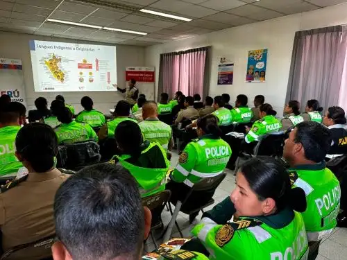Ministerio de Cultura capacitará a más de 100 policías, jueces, fiscales y abogados de Ucayli con el fin de garantizar una atención adecuada en lengua materna de los defensores ambientales de esta región. ANDINA/Difusión