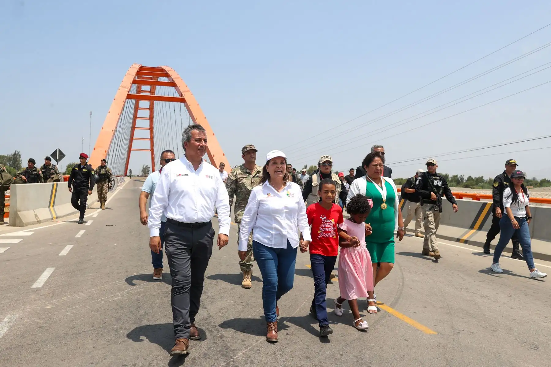 La presidenta de la república, Dina Ercilia Boluarte Zegarra, participó en la inauguración del puente Chamorro en el distrito de El Carmen

Foto: ANDINA/Prensa Presidencia