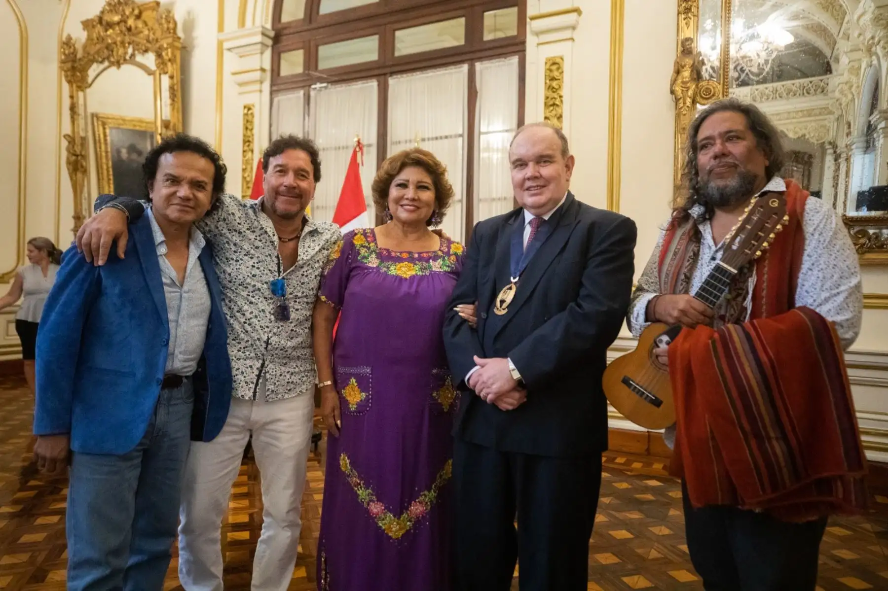 El alcalde de Lima, Rafael López Aliaga, suscribió un importante convenio de colaboración interinstitucional con la Asociación Peruana de Autores y Compositores (Apdayc) para potenciar la difusión del arte, la educación y la cultura en Lima Metropolitana.
Foto: ANDINA/Muni Lima