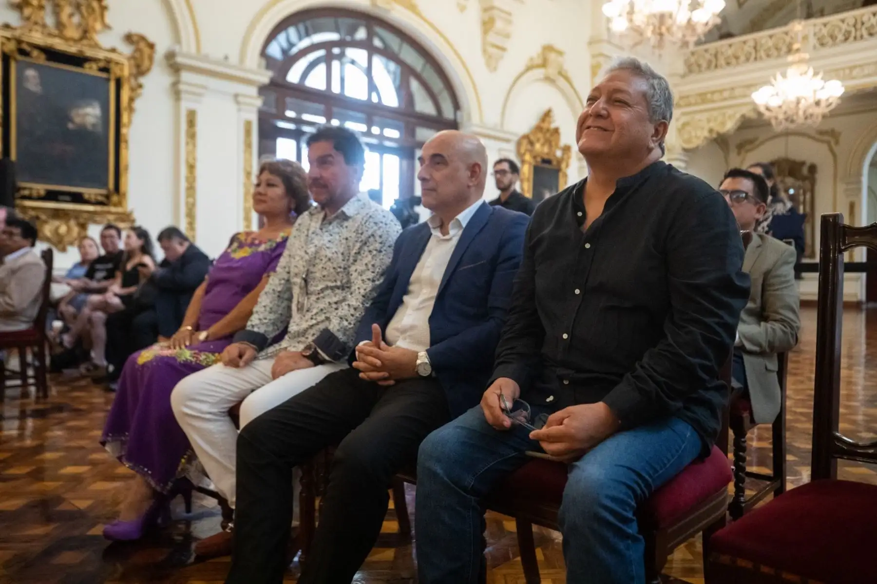 El alcalde de Lima, Rafael López Aliaga, suscribió un importante convenio de colaboración interinstitucional con la Asociación Peruana de Autores y Compositores (Apdayc) para potenciar la difusión del arte, la educación y la cultura en Lima Metropolitana.
Foto: ANDINA/Muni Lima
