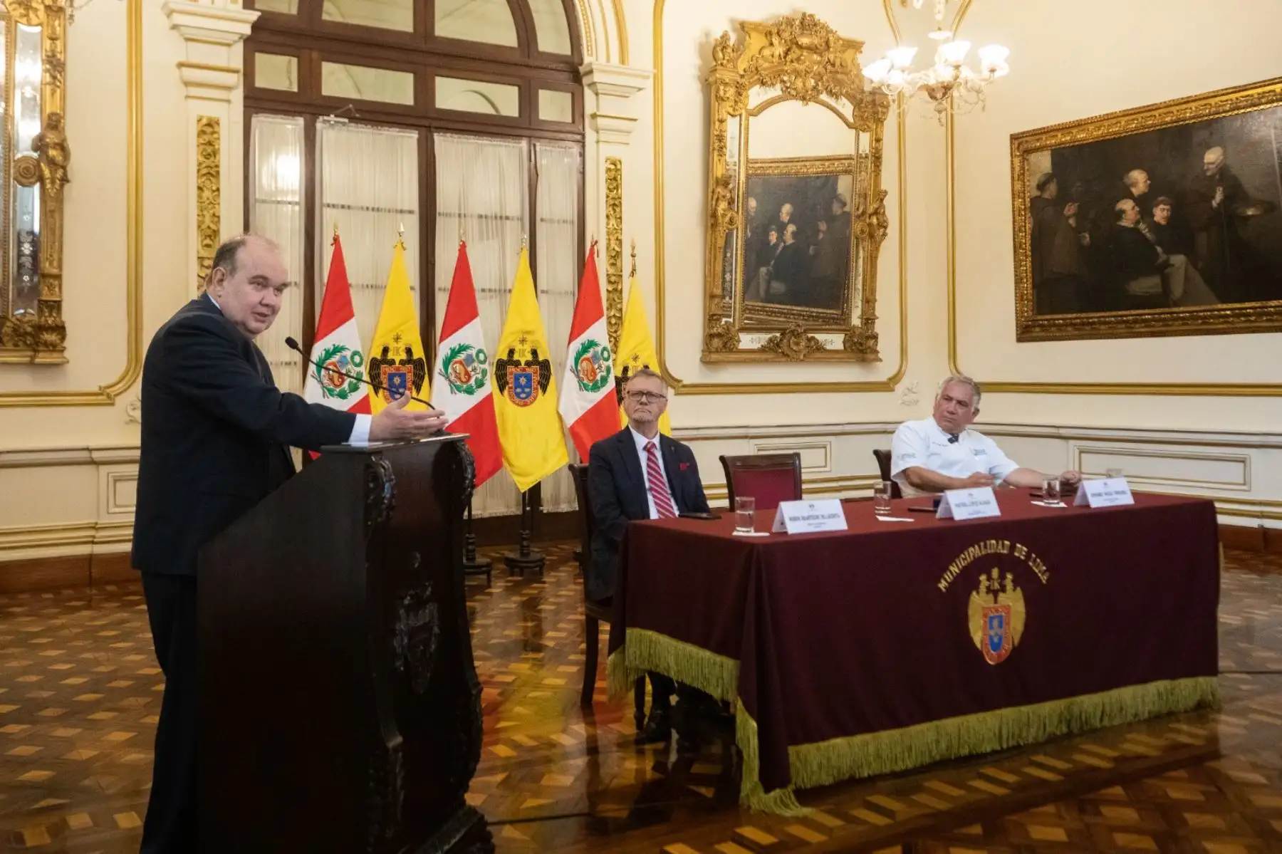 El alcalde de Lima, Rafael López Aliaga, suscribió un importante convenio de colaboración interinstitucional con la Asociación Peruana de Autores y Compositores (Apdayc) para potenciar la difusión del arte, la educación y la cultura en Lima Metropolitana.
Foto: ANDINA/Muni Lima