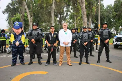 En nombre de La Molina, el alcalde Diego Uceda recibió el reconocimiento del Ministerio del Interior por buenas prácticas en seguridad ciudadana. Foto: Mun. La Molina/Difusión.