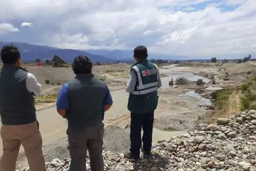 La ANA invoca a la población a denunciar cualquier trabajo de extracción ilegal de material de acarreo en los ríos. Foto: ANDINA/Difusión
